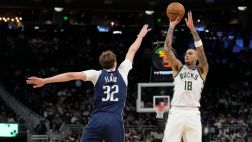 [腾讯原声集锦]🏀雄鹿大胜独行侠结束4连败！罗林斯24+7+9 弗拉格19+10